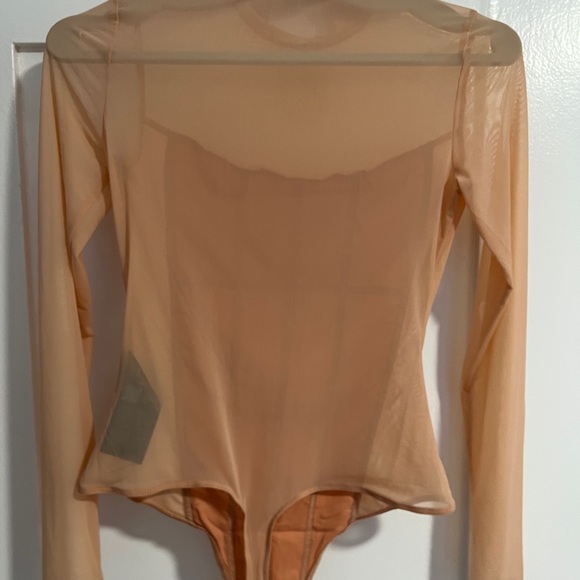Guess bodysuit size M blush pink satin front mesh - Picture 9 of 9